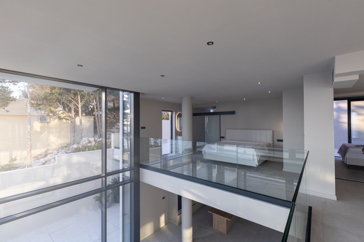 Bedroom level above the atrium